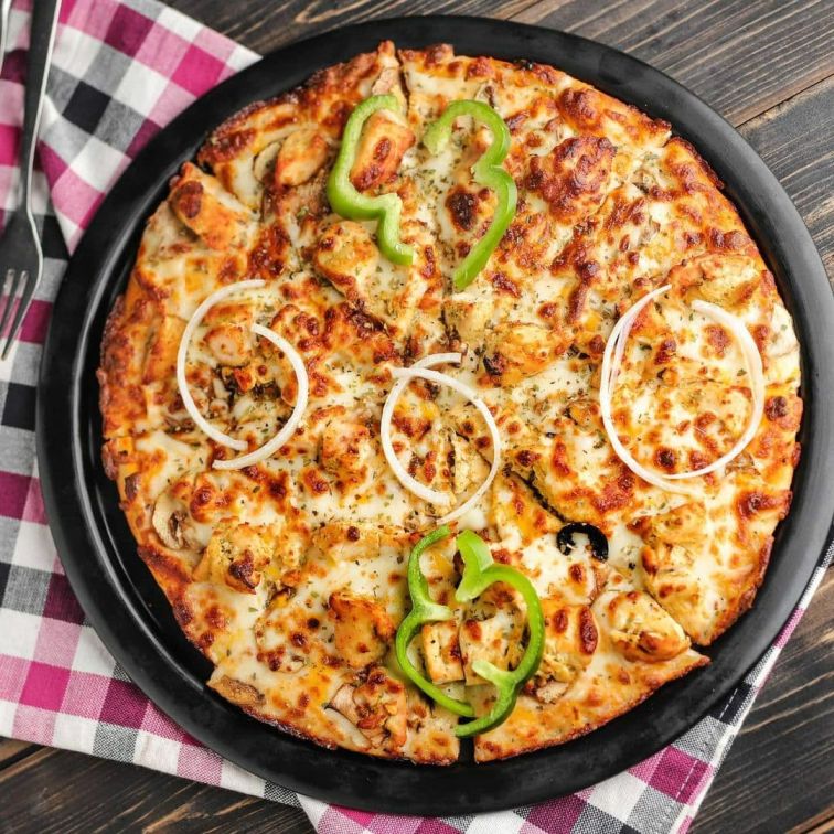 pizza with chicken