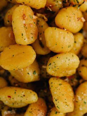 How to make gnocchi using mashed potatoes